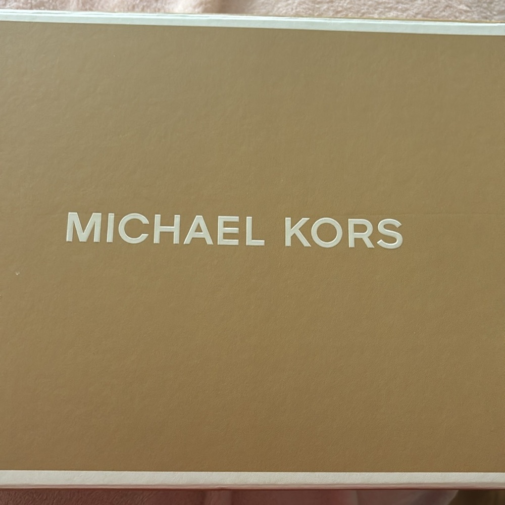 Burgundy Michael Kors bag - Picture 3 of 3